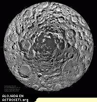 Una imagen compuesta del polo sur de la Luna donde algunos de sus crteres estn permanentemente en la sombra. 
[<a href= http://nssdc.gsfc.nasa.gov/planetary/ice/ice_moon.html target=_blank><u>Ms informacin</u></a>]
