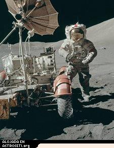 <a href= http://science.nasa.gov/headlines/y2005/images/lola/moonbuggy_big.jpg target=_blank>Al viajar en la Luna,</a> no olvide su mapa!