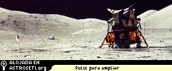 <a href=http://www.hq.nasa.gov/office/pao/History/alsj/a17/a17vipsite.jpg target=_blank>El buggy lunar del Apolo 17</a>, mostrado en el crculo, espera para filmar el despegue de su madre nodriza, Challenger.
(<a href= http://www.hq.nasa.gov/office/pao/History/alsj/a17/video17.html#launch target=_blank><u>Ms Informacin</u></a>).
