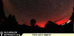 Auroras boreales color rub en Payson, Arizona, el 11 de septiembre de 2005. 
<i>Crdito de la foto: Chris Schur.</i>
[<a href= http://www.spaceweather.com/aurora/gallery_01sep05_page5.htm target=_blank>galera</a>]
