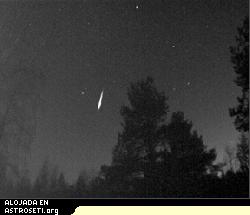 El meteorito Camelopardalis a las 17:08:40 UT por Jarmo Moilanen.