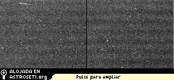 Dos de los Camelopardalis filmados por Ikka Yrjl a las 19:26:10 (a la derecha) y a las 19:31:18 UT, el 5 de Octubre de 2005.