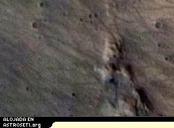 Pinche <a href=http://www.planetary.org/image/themis_gusev_detail.jpg>aqu</a> para agrandar
<strong>Vista a detalle del lugar de descenso del Spirit, de Mars Odyssey y Mars Express</strong> 
Crdito: NASA / JPL / Universidad Estatal de Arizona, ESA / DLR / FU Berlin (G. Neukum) 
