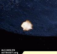 ...y golpea. El dibujado es el primero de dos impactos asestados por la dividida nave. [<a href=" http://www.nasa.gov/mission_pages/exploration/main/index.html">Ms</a>]
