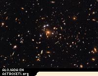 El Hubble capta una lente gravitacional de categoría “cinco estrellas”.