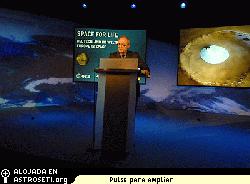 El Director General de la ESA, J.J. Dordain se encuentra con la prensa
El Director General de la ESA, J.J. Dordain se encuentra con la prensa en el pabelln del espacio en ILA  el 17 de Mayo.
Crditos: ESA-M.Pedoussaut
