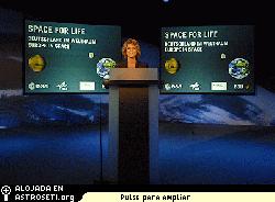 D.G. Whrl, Secretaria de Estado Alemana
Visita de la Secretaria de Estado Alemana D.G. Whrl, al pabelln del espacio en ILA  el 17 de Mayo.
Crditos: ESA-M.Pedoussaut
