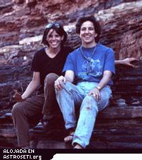 Las co-autoras Jennifer Eigenbrode y Katherine Freeman en el campo.
Crédito: Carnegie Institution