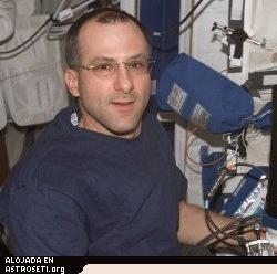 Don Pettit a bordo de la EEI en 2002 
[<a href= http://ciencia.nasa.gov/headlines/y2003/25feb_nosoap.htm target=_blank>Ms informacin</a>]
