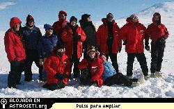 El equipo ANSMET el 7 de diciembre de 2006 
[<a href=http://www.humanedgetech.com/expedition/ansmet2/ target=_blank>Ms informacin</a<]
