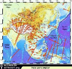 Este mapa ilustra los movimientos superficiales horizontales de lugares en Asia. Eric Calais, un profesor asociado de geofsica de Purdue, utiliz sistemas de posicionamiento global para medir los movimientos precisos de cientos de puntos del continente para determinar cmo reaccionan a las colisiones de las placas tectnicas subyacentes.
Cliquee <a href="http://www.astrobio.net/news/modules.php?set_albumName=climate&id=acw&op=modload&name=gallery&file=index&include=view_photo.php" target="_blank">aqu</a> para ampliar.
Crdito: Purdue graphic/Calais laboratory