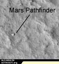 Aunque el MRO ayudar a los cientficos a escoger futuras locaciones de aterrizaje, la nave espacial tambin ha transmitido fotos de misiones previas tales como el aterrizador Pathfinder el cual se muestra aqu en la superficie de Marte.