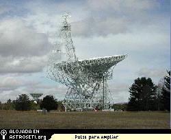 Con una superficie de 100 por 110 metros, el Telescopio Robert C. Byrd Green Bank es el mayor radio telescopio en el mundo que puede girar totalmente.
<i>Crdito: National Radio Astronomy Observatory</i>