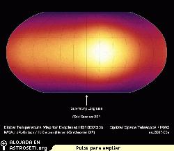 Un mapa total del globo de un planeta Jpiter caliente HD 189733b. El mapa revela un punto caliente que est a cierta distancia del punto sub estelar (medio da) a unos 30 grados. El desplazamiento puede indicar chorros de corriente del viento de ms de 6 000 millas por hora.
Crdito: NASA/JPL-Caltech/Heather Knutson (CfA)