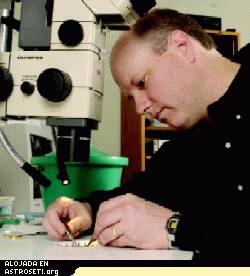 <i> El Investigador Principal Michael Delp, un profesor asociado en el Departamento de Salud y Kinesiología de la Universidad de Texas A&M, ha diseñado un experimento de respuesta de los vasos sanguíneos que pueda proporcionar soluciones a los problemas circulación para los astronautas y también para los individuos que viven en la Tierra.</i>
