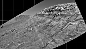 La inclinación de treinta grados sobre la cual esta la Opportunity al borde del cráter Endurance.
Crédito: NASA/JPL