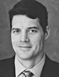 Douglas Ryan, un ejecutivo de publicidad de la prestigiosa firma de Chicago, Young & Rubicam, ha coproducido dos películas independientes, promocionadas en los Estados Unidos. Una de ellas ha ganado el premio al mejor largometraje del Sur en el Festival del Sudoeste. Anteriormente fue vicepresidente de Unext, una compañía de formación a través de la red, que desarrollaba cursos en colaboración con la Universidad de Stanford, la Universidad de Chicago, la Universidad Columbia, la Universidad Carnegie Mellon y la Escuela de Economía y Ciencias Políticas de Londres. Ryan obtuvo la Licenciatura en Ciencias en la Universidad de Princeton y realizó un Máster en Administración de Empresas en la Escuela de Negocios de la Universidad de Chicago.