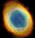 La Nebulosa del Anillo. A 2000 aos luz de distancia en la direccin de la constelacin Lyra, el anillo se forma durante las ltimas fases de la vida de una estrella, cuando sta derrama una gruesa capa de gas en expansin. Fuente: NASA Hubble HST