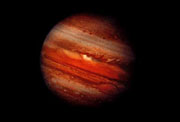 Los planetas gigantes gaseosos como Júpiter se formaron a partir de material gaseoso que rodeaba a la joven estrella. Fuente: NASA