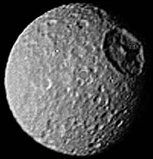 Textura de superficie del satélite de Saturno Mimas, bajo condiciones de iluminación distintas tomadas con la cámara del Voyager I en Noviembre de 1980.
Crédito:NASA