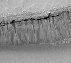 Evidence for recent underground water seepage?
Credit: NASA/MOC/THEMIS