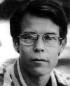 <A target=_blank href="http://gosh.ex.ac.uk/%7Ecs99jdc/ksr.html">Kim Stanley Robinson</A>, autor de la triloga de Marte (<A target=_blank href="http://www.amazon.com/exec/obidos/tg/detail/-/0553560735/104-0946222-2831908?v=glance">Marte Rojo</A>, <A target=_blank href="http://www.amazon.com/exec/obidos/tg/detail/-/0553572393/ref=pd_bxgy_img_2/104-0946222-2831908?v=glance&s=books">Marte Verde</A> y <A target=_blank href="http://www.amazon.com/exec/obidos/ASIN/0553573357/ref=pd_ecc_rvi_f/104-0946222-2831908">Marte Azul</A>)