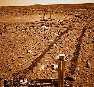 Rodadas en el suelo marciano del rover Spirit.
Créditos de imagen: NASA/JPL/OSU/Cornell