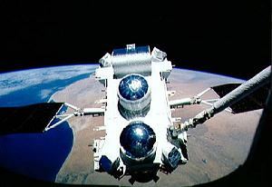 El Observatorio de Rayos Gamma Compton (CGRO) fue el instrumento más grande jamás lanzado por un trasbordador espacial de NASA en 1991 y continúa revolucionando la astronomía de los rayos gamma. Antes de que Compton pierda más giroscopios estabilizantes, NASA ha decidido disparar los cohetes de a bordo para traerlo al océano en una re-entrada controlada este año.