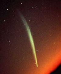 Esta exposicin de 4 minutos del cometa Ikeya-Seki fue capturada por Roger Lynds en el Monte Kitt, Arizona por la maana el 29 de Octubre de 1965. Copyright Roger Lynds, todos los derechos reservados. [<A HREF= http://comets.amsmeteors.org/comets/lcomets/1965s1.html target=_blank>Ms informacin desde la Sociedad Americana del Meteorito</A>]