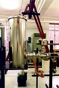 La trampa Penning desarrollada en la Universidad Estatal de Pensilvania conserva antiprotones <A HREF= http://www.engr.psu.edu/antimatter/introduction2.html>[ms]</A>