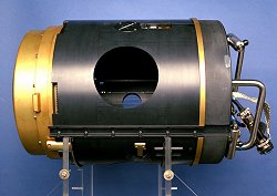 El EMS (Experiment Mounting Structure, estructura de montajes experimentales) del SOFBALL tiene un productor de chispas incorporado, sensores de temperatura, un radimetro, y <A HREF= http://microgravity.grc.nasa.gov/combustion/sofball/sofball2_hardware.htm target=blank>ms</A>.