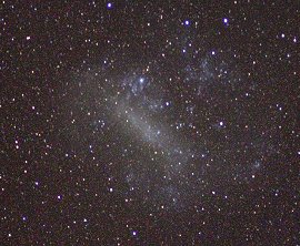 Una instantánea de la <A HREF=http://antwrp.gsfc.nasa.gov/apod/ap980203.html target=_blank>Gran Nube de Magallanes</A> – una galaxia irregular visible desde el hemisferio sur terrestre. Créditos: NASA y Don Pettit.