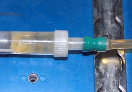 La miel inyectada en agua durante el experimento MFMG a bordo de la Estacin Espacial Internacional, marzo del 2003. Crdito de la imagen: NASA.