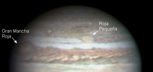 Manchas rojas en Jpiter, fotografiadas por el astrnomo amateur Christopher Go el 27 de Feb. de 2006. [<a href=http://science.nasa.gov/headlines/y2006/images/redjr/go1.jpg target=_blank>ampliar imagen</a>]