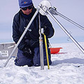 Midiendo la densidad del hielo con una sonda de neutrones