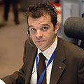 Andrea Accomazzo, SOM, en MCR durante el lanzamiento de la VEX, 9 Noviembre 2005. Crédito: ESA. Pulsa <a href="http://www.esa.int/SPECIALS/Venus_Express/SEMJITM65LE_1.html#subhead5" target=_blank">aquí</a> para agrandar.