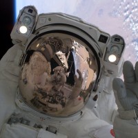 Astronauta durante un paseo espacial