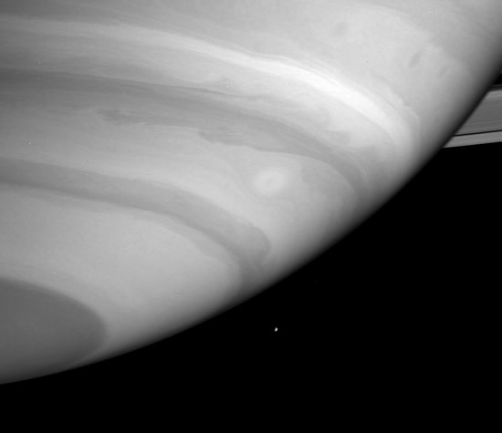 <font size=2>Alta resolucin: <a href=http://photojournal.jpl.nasa.gov/catalog/PIA06404 target=_blank>PIA06404</a></font>