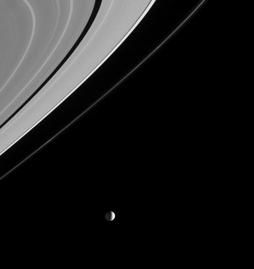 <font size=2>Alta resolucin: <a href=http://photojournal.jpl.nasa.gov/catalog/PIA06572 target=_blank>PIA06572</a></font>