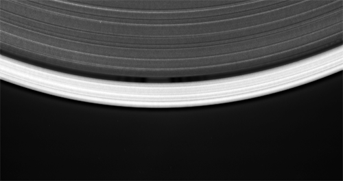 <font size=2><a href=http://saturn.jpl.nasa.gov/multimedia/videos/movies/PIA06238_full_movie.mov target=_blank>QuickTime</a> (2.6 MB)  <a href=http://saturn.jpl.nasa.gov/multimedia/videos/movies/PIA06238_full_movie.gif target=_blank>GIF</a> (3.6 MB)</font>