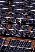 Un sistema fotovoltaico de silicio cristalino de 210 Kilowatios de potencia provee de energa solar a la ciudad de Sacramento (California). Crditos de la foto: Department of Energy/Sacramento Municipal Utility District (Departamento de Energa/Distrito de Utilidad Municipal de Sacramento).